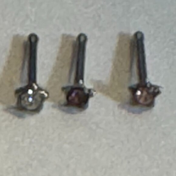 20 Gauge Purple Star Shaped Nose Rings - Picture 11 of 16